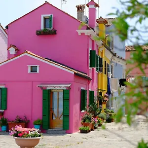  Hébergement de vacances Night Galleria - Bed & Art In - The Pink House
